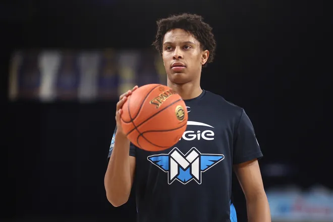 BRISBANE, AUSTRALIA - DECEMBER 27: Dash Daniels of United warms up ahead of the round 14 NBL match between Brisbane Bullets and Melbourne United at Brisbane Entertainment Centre, on December 27, 2025, in Brisbane, Australia. (Photo by Chris Hyde/Getty Images)