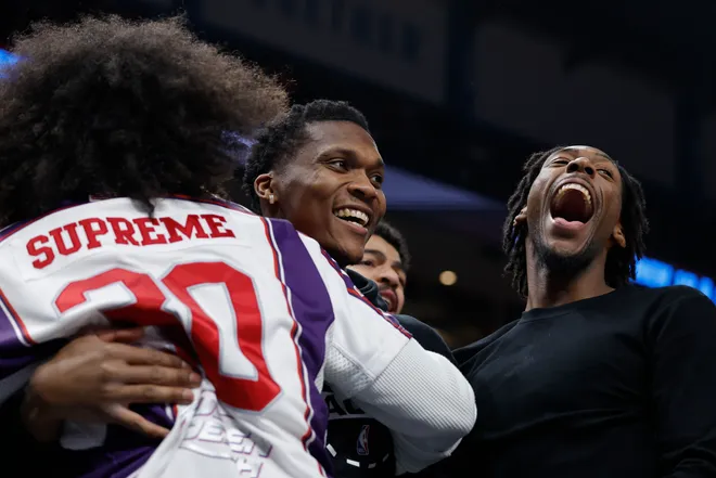 Jan 23, 2026; Oklahoma City, Oklahoma, USA; Indiana Pacers guard/forward Bennedict Mathurin, forward Obi Toppin, and guard Quenton Jackson, celebrate after a team basket against the Oklahoma City Thunder during the second half at Paycom Center. Mandatory Credit: Alonzo Adams-Imagn Images