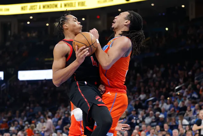 Jan 25, 2026; Oklahoma City, Oklahoma, USA; Toronto Raptors forward Scottie Barnes (4) and Oklahoma City Thunder forward Jaylin Williams (6) run into each other during the second half at Paycom Center. Mandatory Credit: Alonzo Adams-Imagn Images