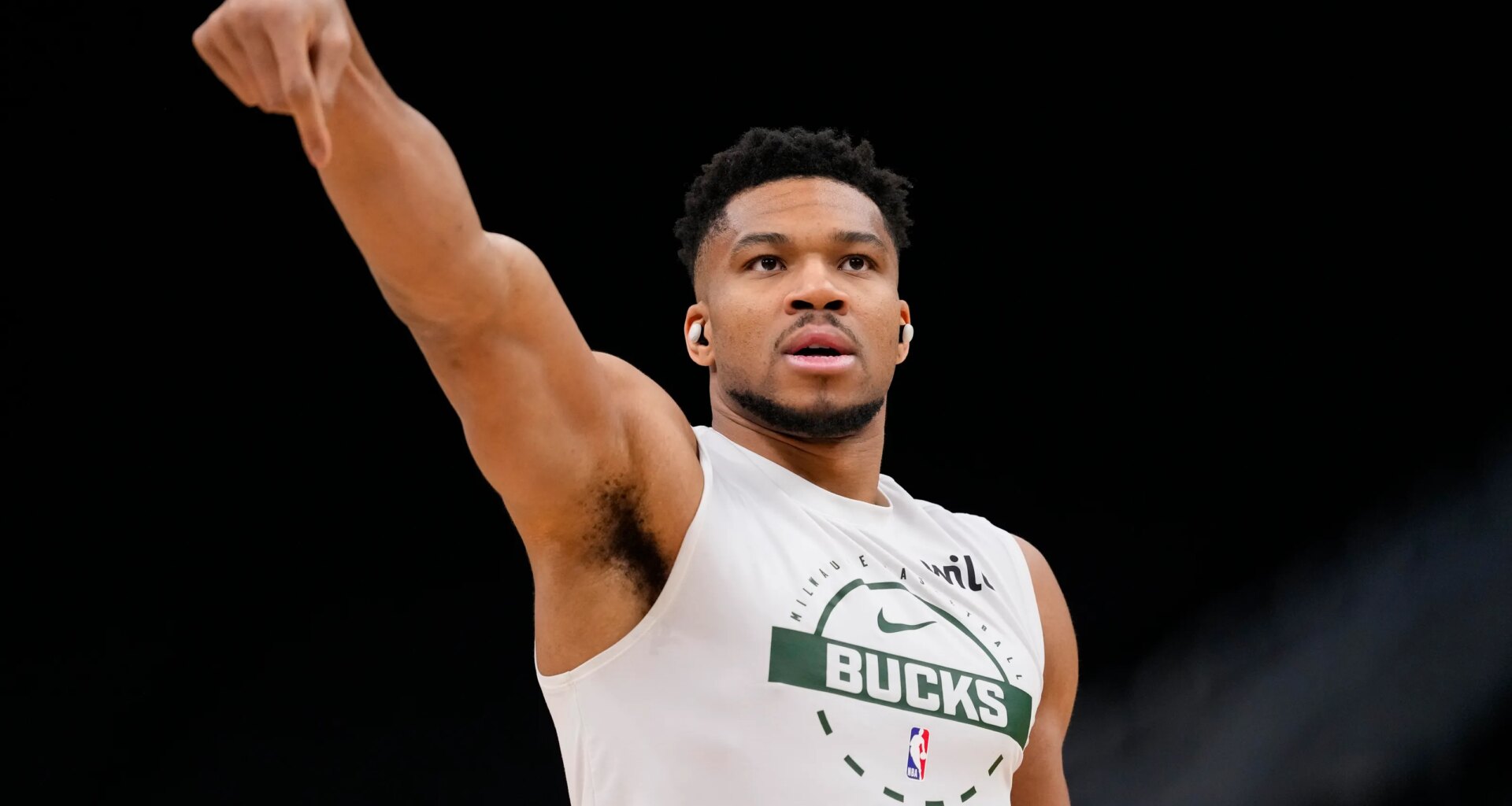 Warriors' tabbed as front runner in Giannis Antetokounmpo trade talks