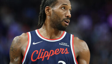 Kawhi Leonard makes rare Toronto visit playing at superstar level again