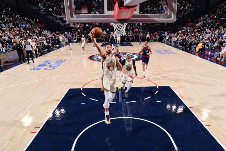 INGLEWOOD, CA - JANUARY 5: Stephen Curry #30 of the Golden State Warriors drives to the basket during the game against the LA Clippers on January 5, 2026 at Intuit Dome in Los Angeles, California. NOTE TO USER: User expressly acknowledges and agrees that, by downloading and/or using this Photograph, user is consenting to the terms and conditions of the Getty Images License Agreement. Mandatory Copyright Notice: Copyright 2026 NBAE Adam Pantozzi/NBAE via Getty Images/AFP (Photo by Adam Pantozzi / NBAE / Getty Images / Getty Images via AFP)