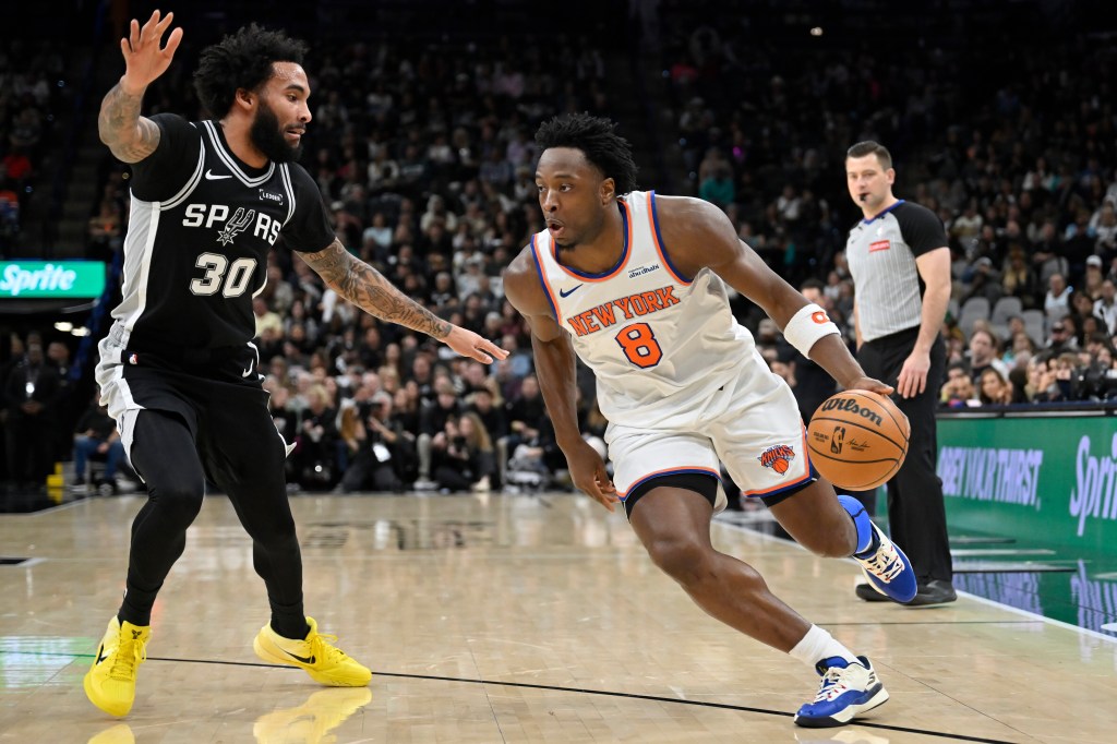 Knicks blow 19-point lead in New Year's Eve loss to Julian Champagnie, Spurs