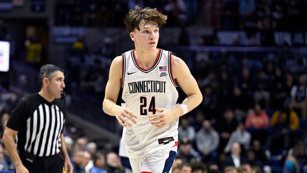 Braylon Mullins available to return as No. 2 UConn men's basketball visits Creighton
