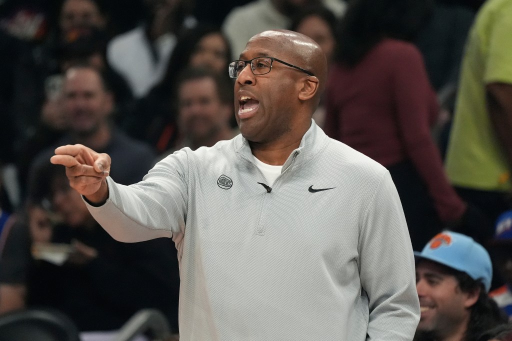 Mike Brown faces his past while shaping Knicks' future