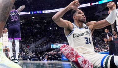 Antetokounmpo responds with boos of his own after home crowd jeers Bucks during lopsided loss