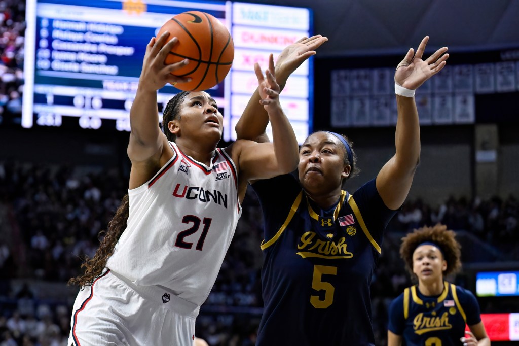 UConn women's basketball makes history with Notre Dame rout