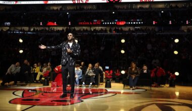 Chicago Bulls retire his jersey No. 1
