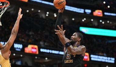 Lakers Need To Feed Deandre Ayton