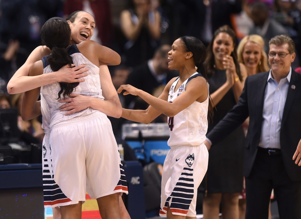 UConn legends return for 2015-16 NCAA Championship anniversary