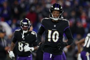 BALTIMORE, MD - DECEMBER 21: Deandre Hopkins #10 of the Baltimore Ravens warms up before the game against the New England Patriots at M&T Bank Stadium on December 21, 2025 in Baltimore, Maryland. (Photo by Scott Taetsch/Getty Images)