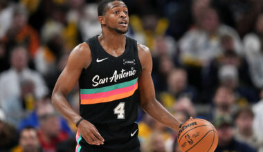 INDIANAPOLIS, INDIANA - JANUARY 02: De'Aaron Fox #4 of the San Antonio Spurs dribbles the ball in the second quarter against the Indiana Pacers at Gainbridge Fieldhouse on January 02, 2026 in Indianapolis, Indiana. NOTE TO USER: User expressly acknowledges and agrees that, by downloading and or using this photograph, User is consenting to the terms and conditions of the Getty Images License Agreement. (Photo by Dylan Buell/Getty Images)