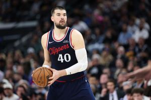 INGLEWOOD, CALIFORNIA - JANUARY 05: Ivica Zubac #40 of the LA Clippers looks to pass during a game against the Golden State Warriors at Intuit Dome on January 05, 2026 in Inglewood, California.
