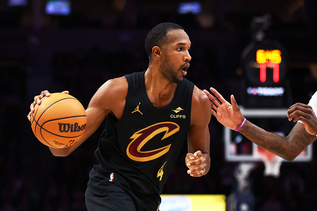 MINNEAPOLIS, MINNESOTA - JANUARY 08: Evan Mobley #4 of the Cleveland Cavaliers handles the ball during the second half against the Minnesota Timberwolves at Target Center on January 08, 2026 in Minneapolis, Minnesota.