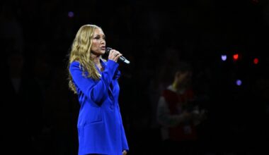 U.S. National Anthem Interrupted By “Leave Greenland Alone” Shout