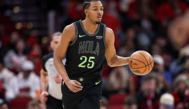 HOUSTON, TEXAS - JANUARY 18: Trey Murphy III #25 of the New Orleans Pelicans brings the ball up court in the first half against the Houston Rockets at Toyota Center on January 18, 2026 in Houston, Texas. NOTE TO USER: User expressly acknowledges and agrees that, by downloading and or using this photograph, User is consenting to the terms and conditions of the Getty Images License Agreement. (Photo by Tim Warner/Getty Images)