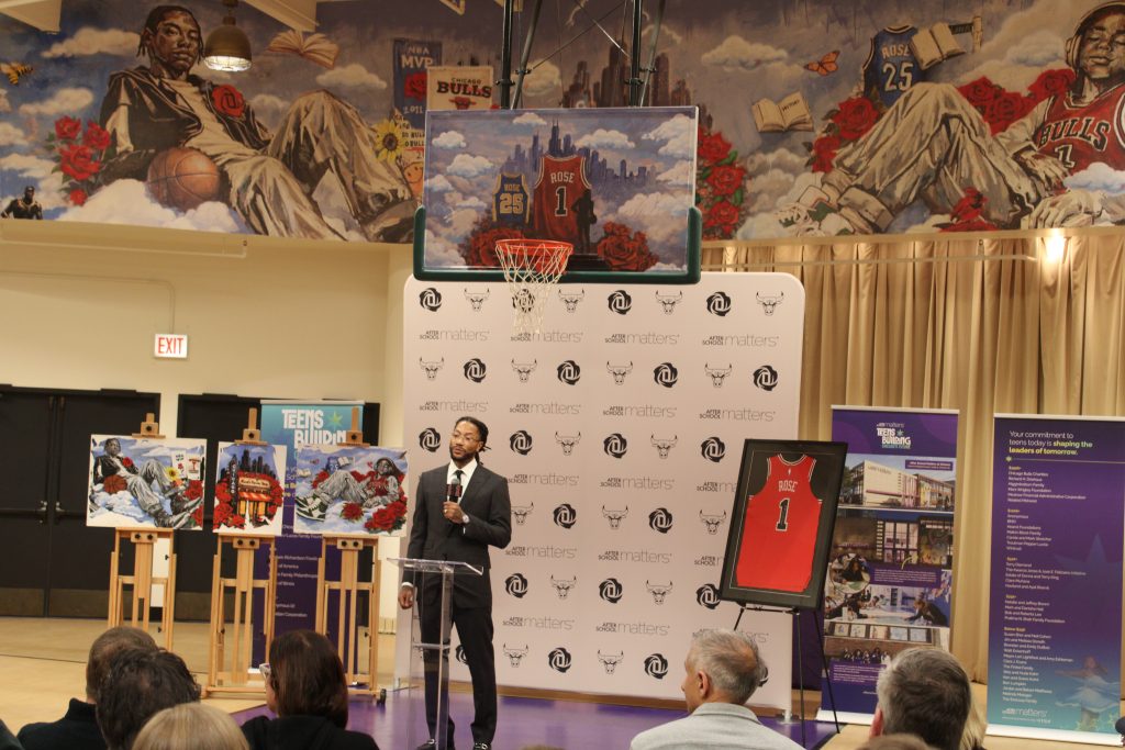 The Bulls and After School Matters unveiled a mural titled “Home Court of Dreams,” dedicated to Rose at the afterschool program’s new teen center at 1065 N. Orleans St. in Cabrini-Green.