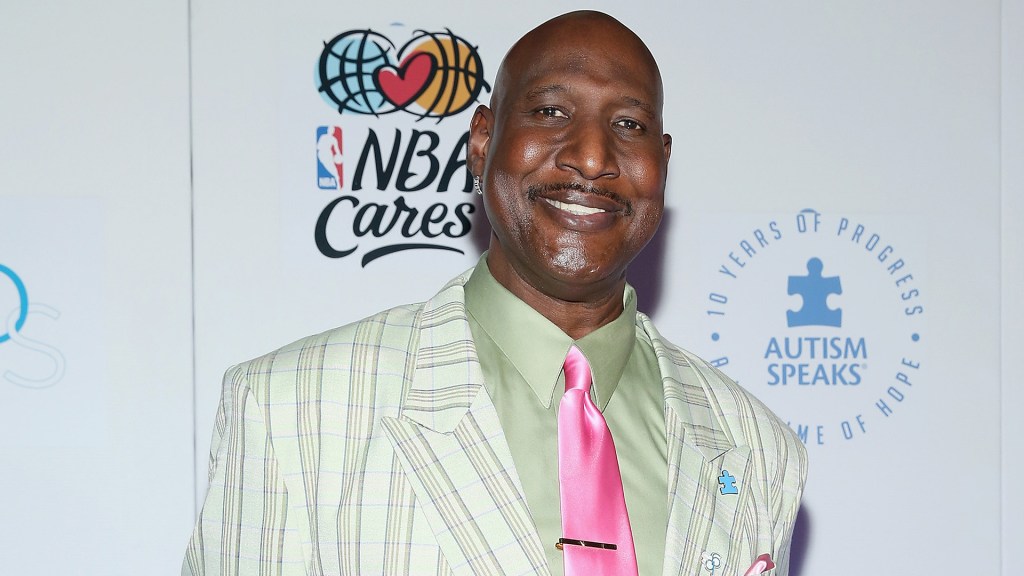 Orlando hoops greats Darryl Dawkins, Chucky Atkins honored