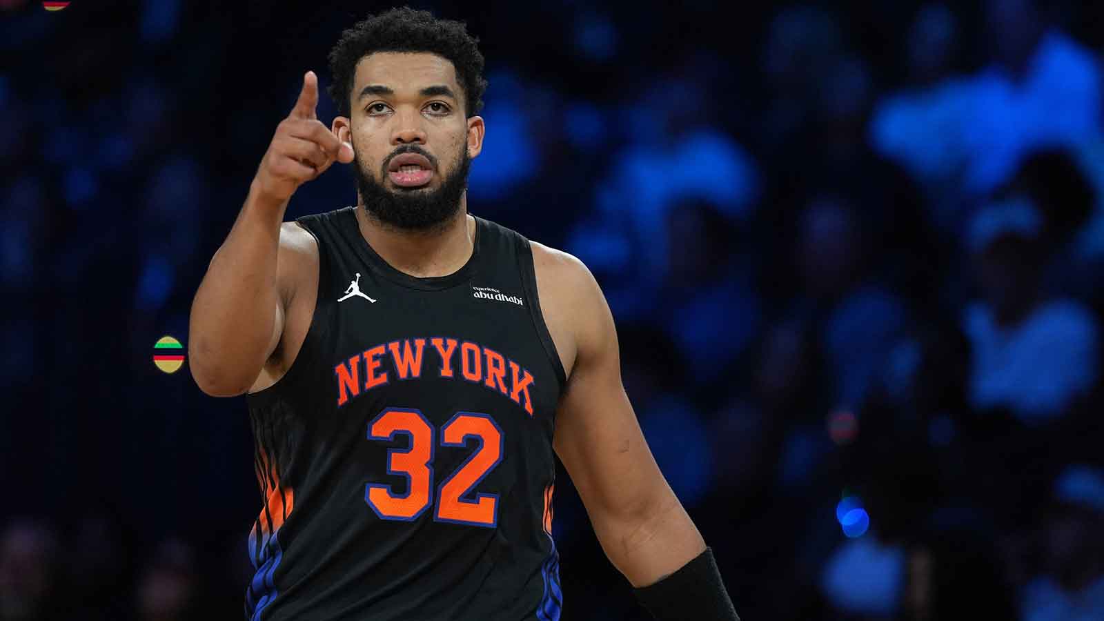 Knicks center Karl-Anthony Towns (32) reacts against the San Antonio Spurs during the Emirates NBA Cup Final at T-Mobile Arena