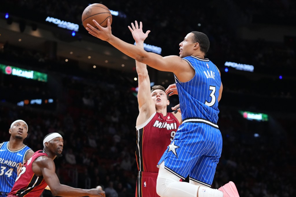 Orlando Magic snap skid at Miami Heat