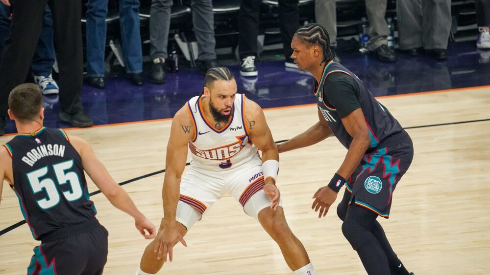Dillon Brooks T-shirt game Pistons Suns...