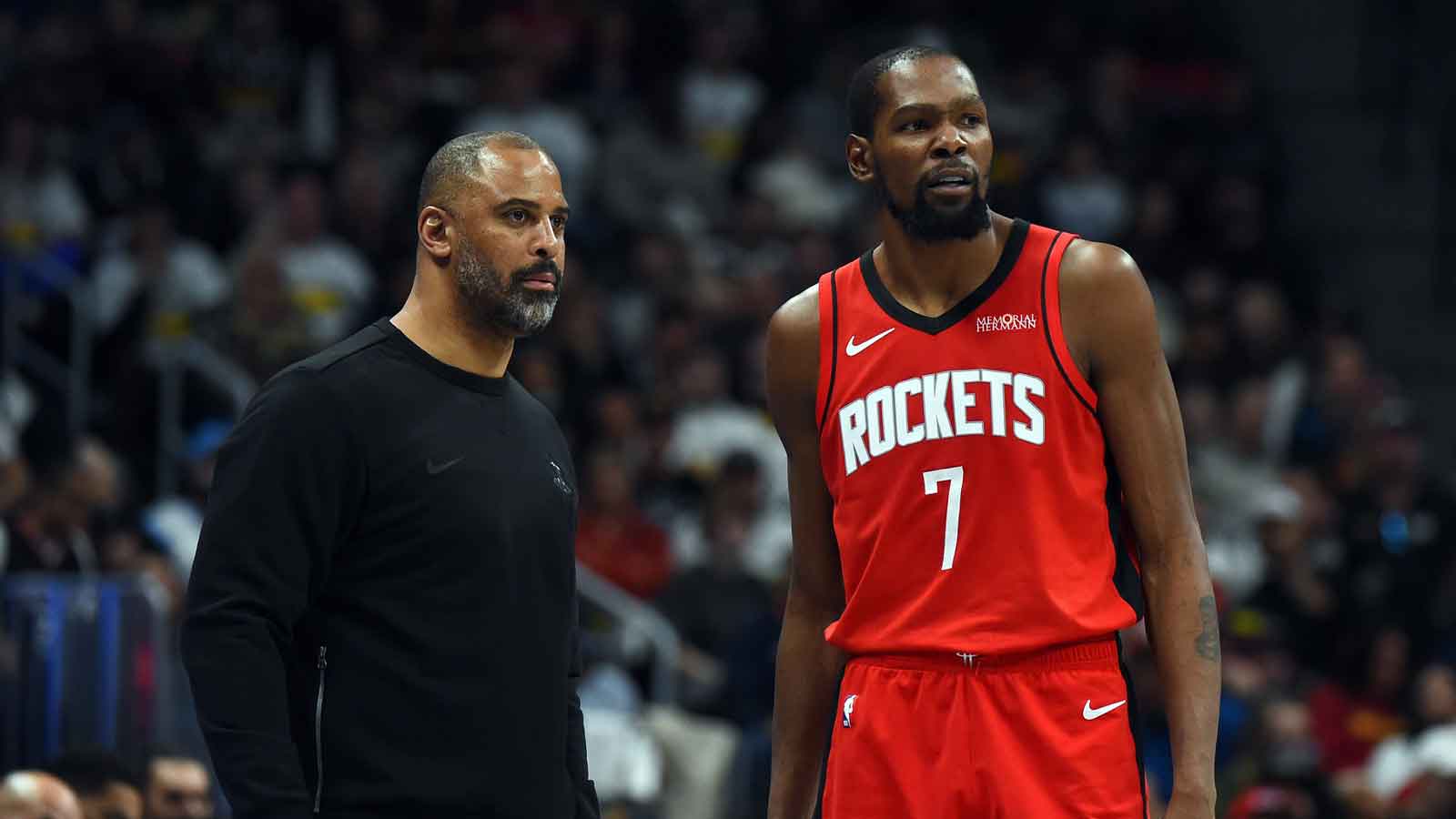 Rockets' Kevin Durant talks with Ime Udoka