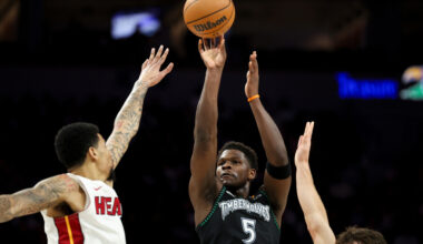 Ant, Wolves dominate in Miami win
