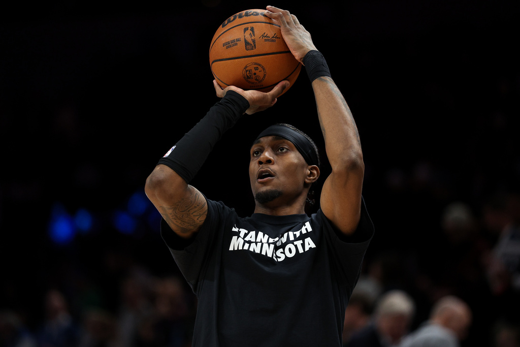 Wolves rep Minnesota with shirts