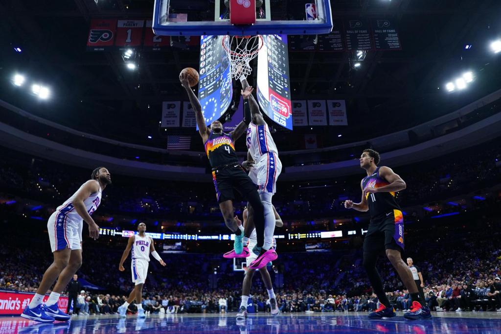 76ers fade in second half, lose to Suns