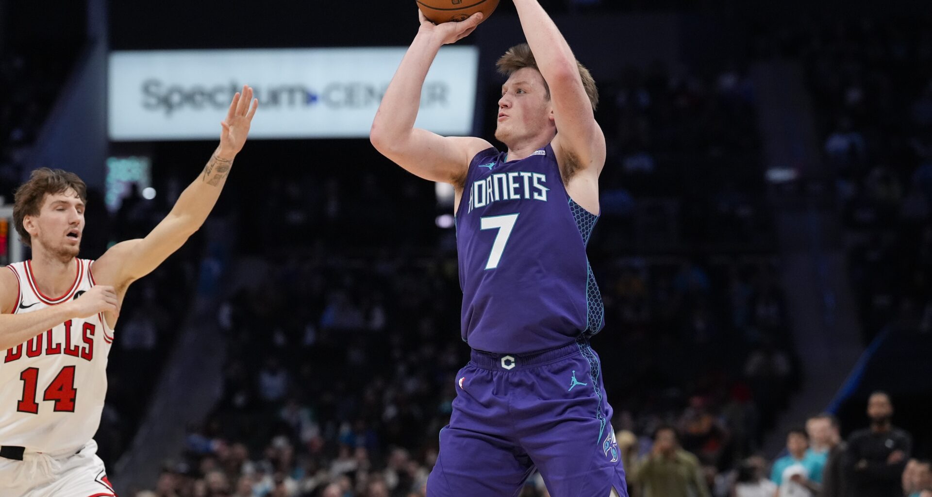 Hornets rookie Kon Knueppel takes a shot against the Bulls during the 2025-26 NBA season.