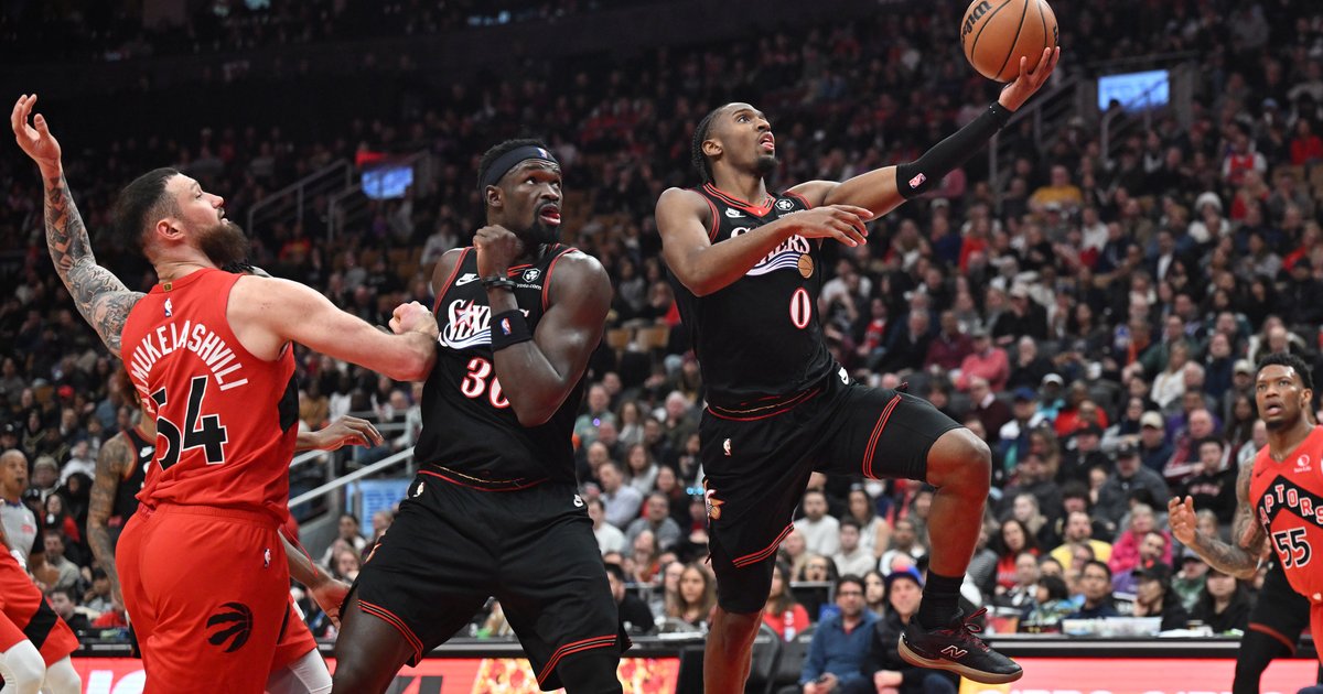 Instant observations: With Joel Embiid and Paul George sidelined, another late-game collapse sinks Sixers in Toronto