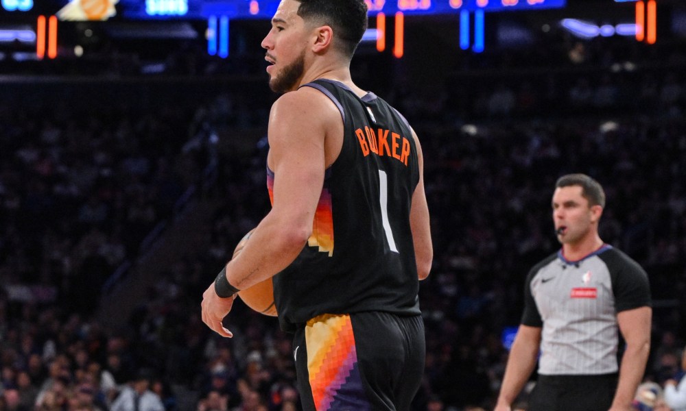 Devin Booker moves ahead of Suns legend in all-time scoring with big night in the Big Apple