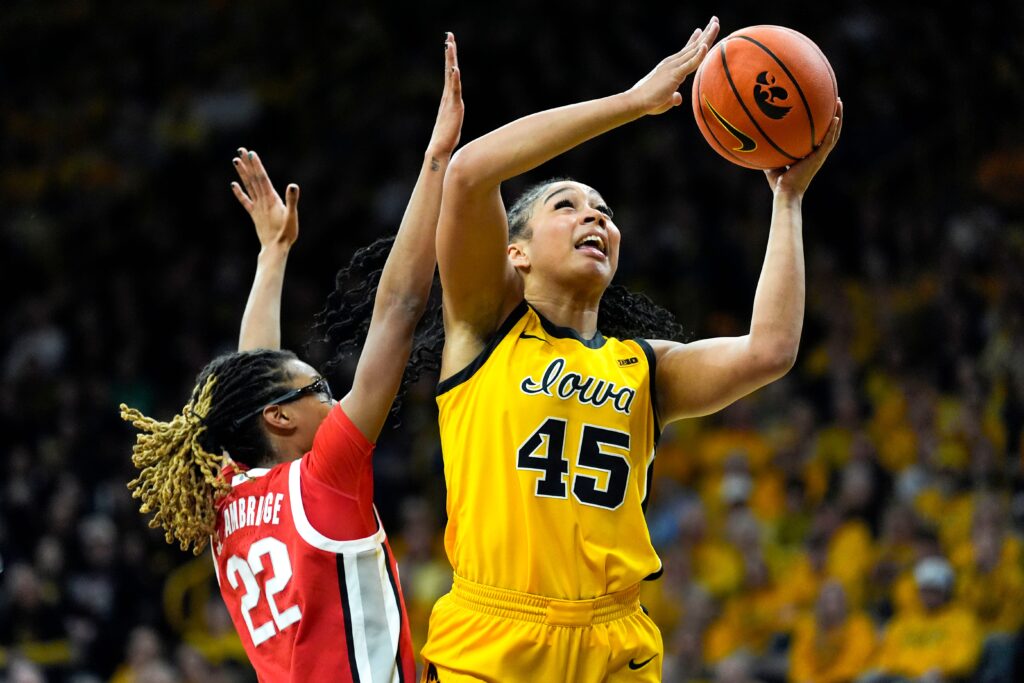 Iowa Hawkeyes forward Hannah Stuelke