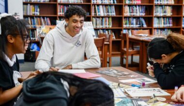 Max Christie, Brandon Williams help out the youth at Mavericks mentor event