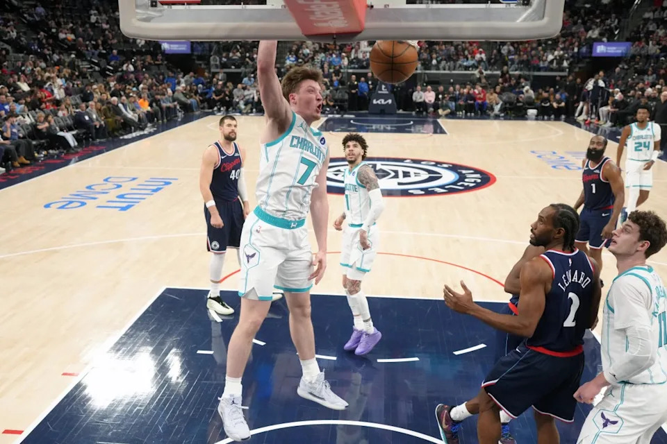 Charlotte Hornets guard Kon Knueppel dunks the ball against the Los Angeles Clippers at the Intuit Dome on Jan. 12, 2026.Kirby Lee-Imagn Images