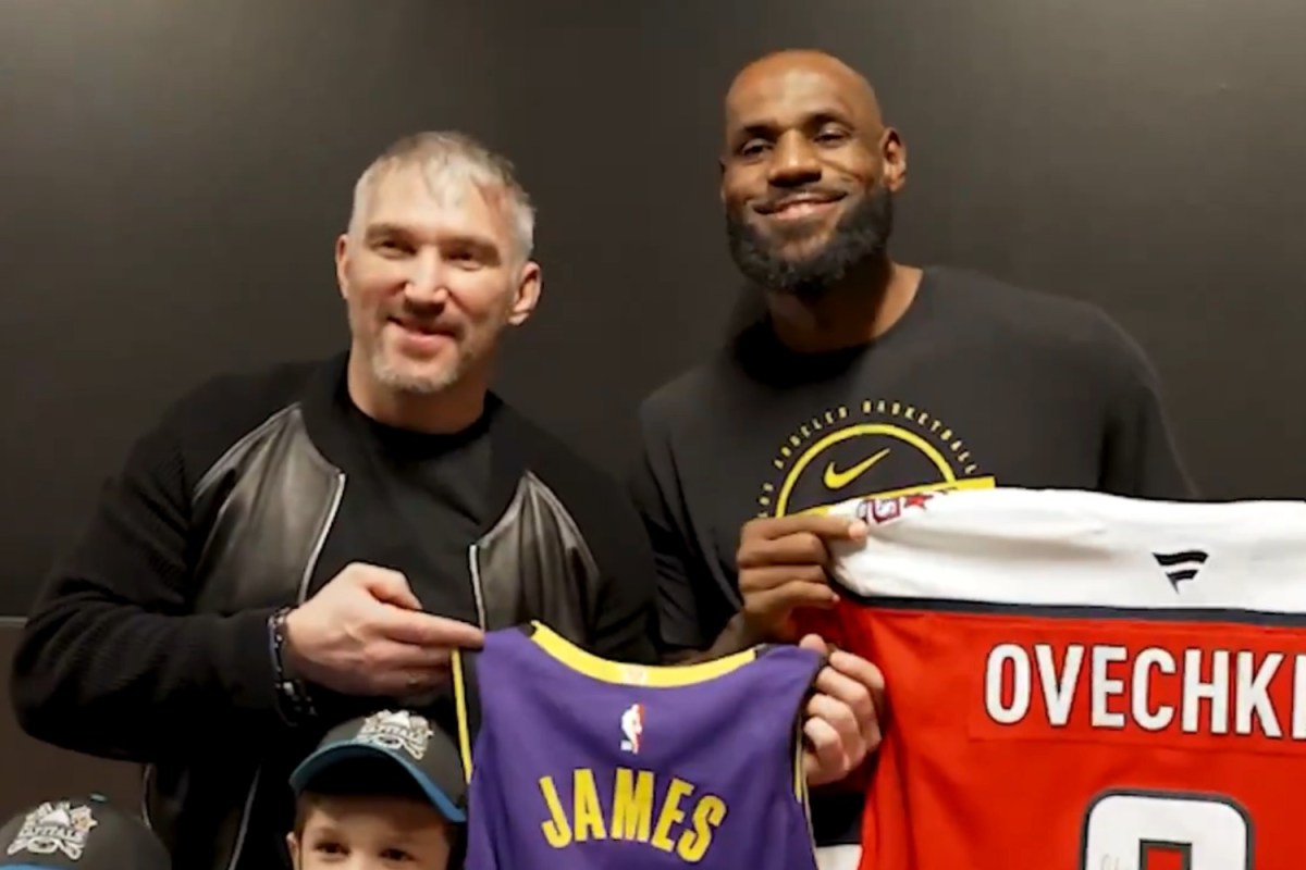 Alex Ovechkin and LeBron James share moment courtside, swap jerseys after Lakers-Wizards game