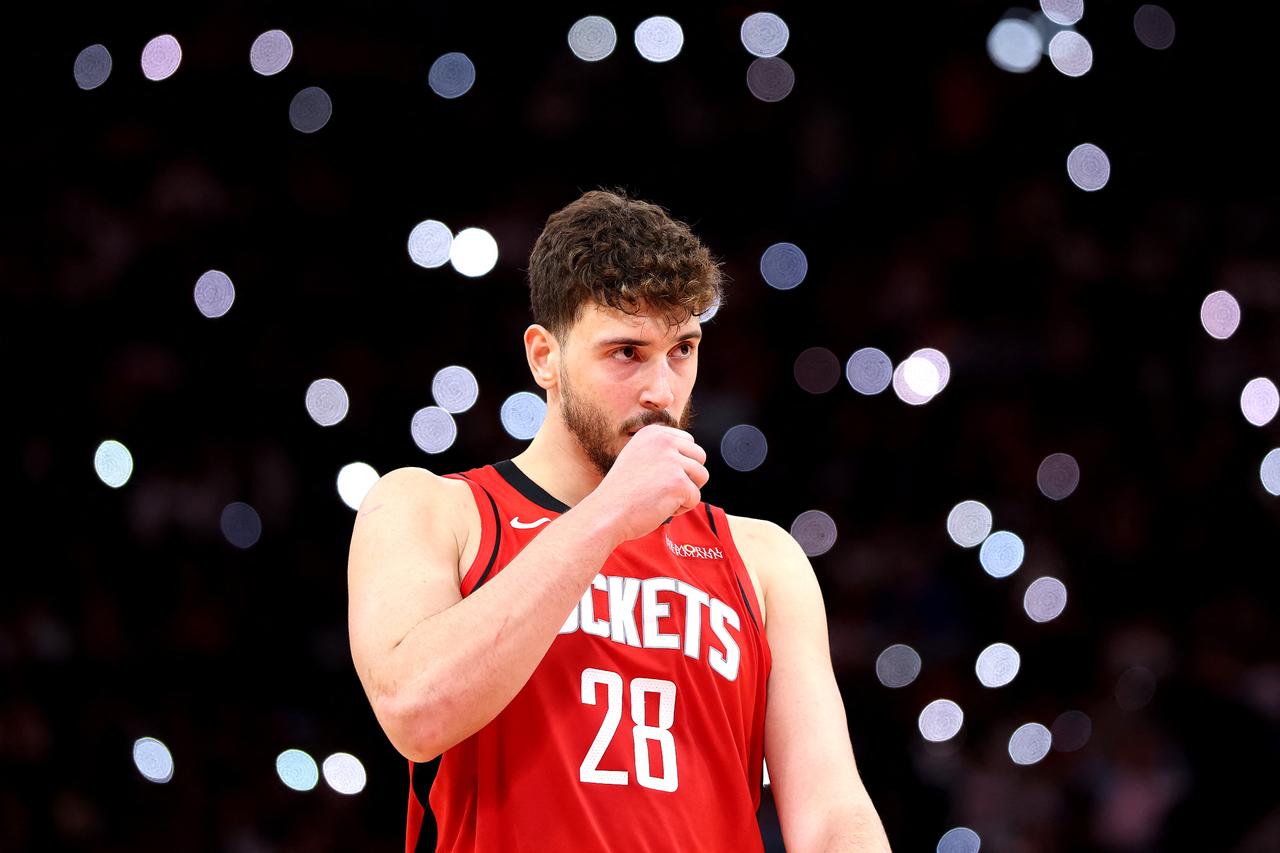 Alperen Sengun posts 23 points, 11 assists in Rockets victory over Bulls