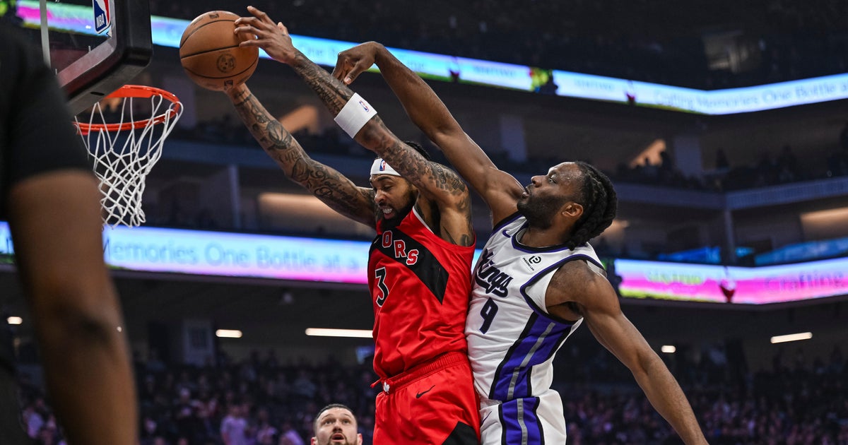 Raptors heat up in third quarter to beat Kings 122-109