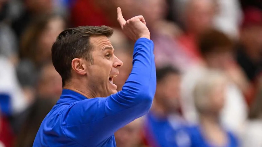 Duke basketball head coach Jon Scheyer