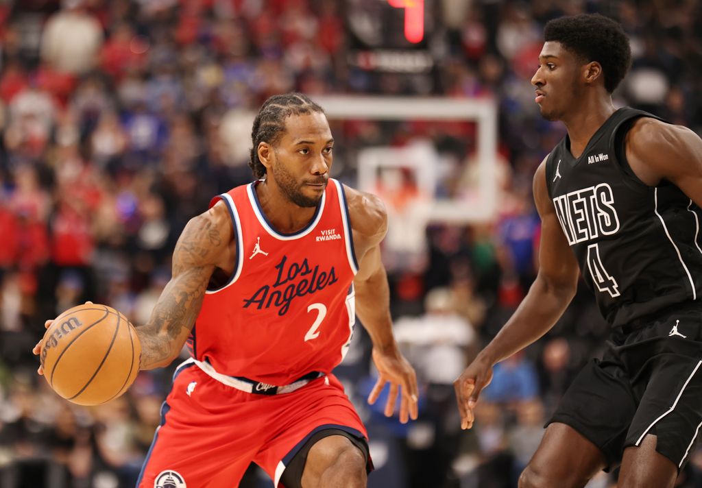 Kawhi Leonard playing against the Brooklyn Nets