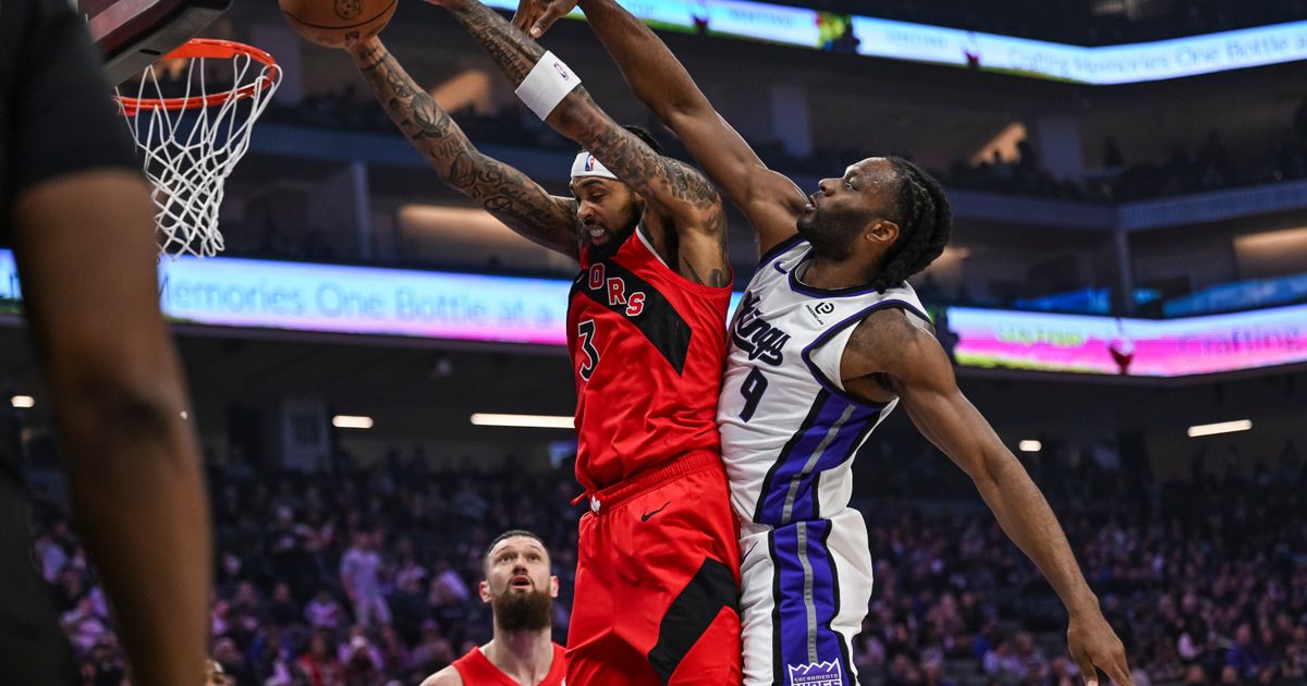 Barnes, Raptors heat up in third quarter to beat Kings 122-109 :: WRAL.com