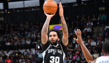 Victor Wembanyama exits game vs. Knicks with left knee hyperextension