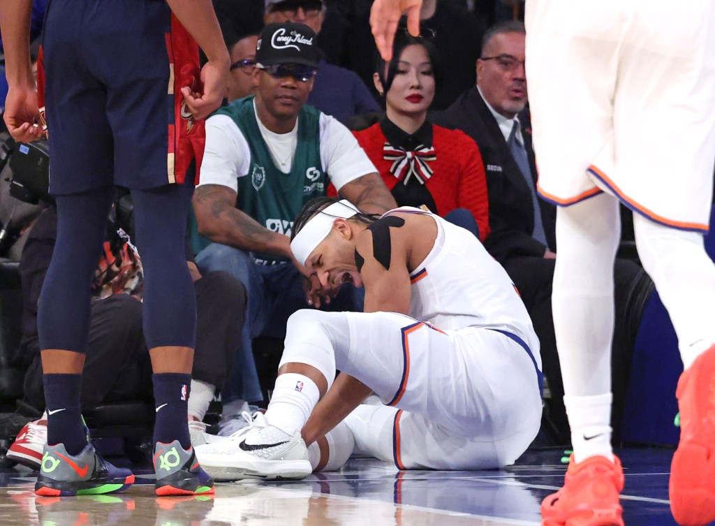 New York Knicks guard Josh Hart #3 hurts his ankle on a shot and its fouled during the fourth quarter.
