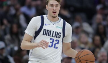 Brandon Williams hits a late 3-pointer, gives Mavericks 100-98 win over Kings :: WRAL.com