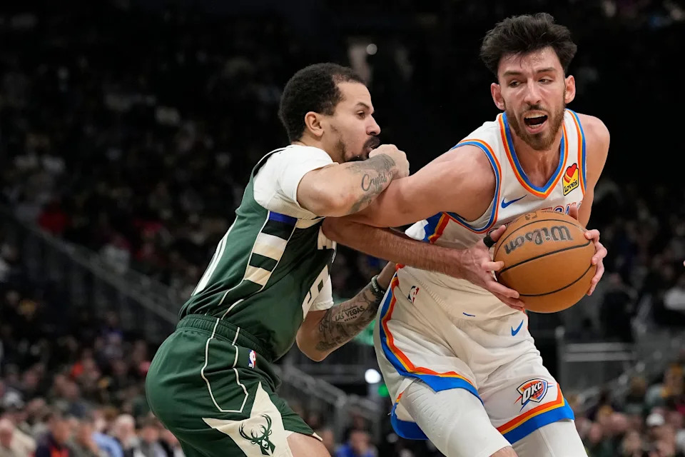 MILWAUKEE, WISCONSIN - JANUARY 21: Cole Anthony #50 of the Milwaukee Bucks defends against Chet Holmgren #7 of the Oklahoma City Thunder during the first quarter at Fiserv Forum on January 21, 2026 in Milwaukee, Wisconsin. NOTE TO USER: User expressly acknowledges and agrees that, by downloading and or using this photograph, User is consenting to the terms and conditions of the Getty Images License Agreement. (Photo by Patrick McDermott/Getty Images)