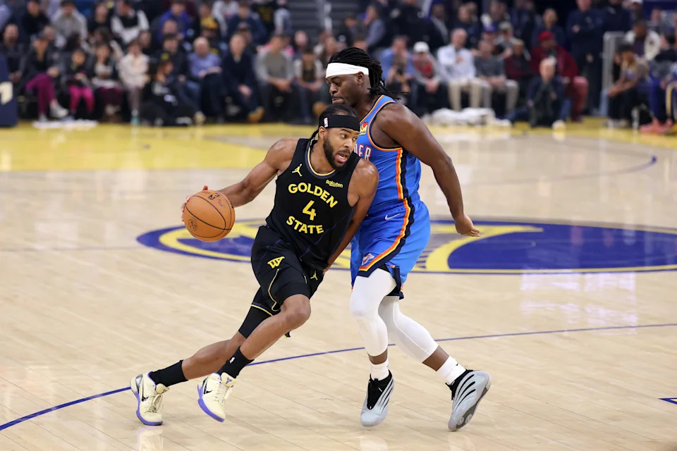 SAN FRANCISCO, CALIFORNIA - JANUARY 02: Moses Moody #4 of the Golden State Warriors is guarded by Luguentz Dort #5 of the Oklahoma City Thunder during the first quarter at Chase Center on January 02, 2026 in San Francisco, California. NOTE TO USER: User expressly acknowledges and agrees that, by downloading and/or using this photograph, user is consenting to the terms and conditions of the Getty Images License Agreement. (Photo by Ezra Shaw/Getty Images)