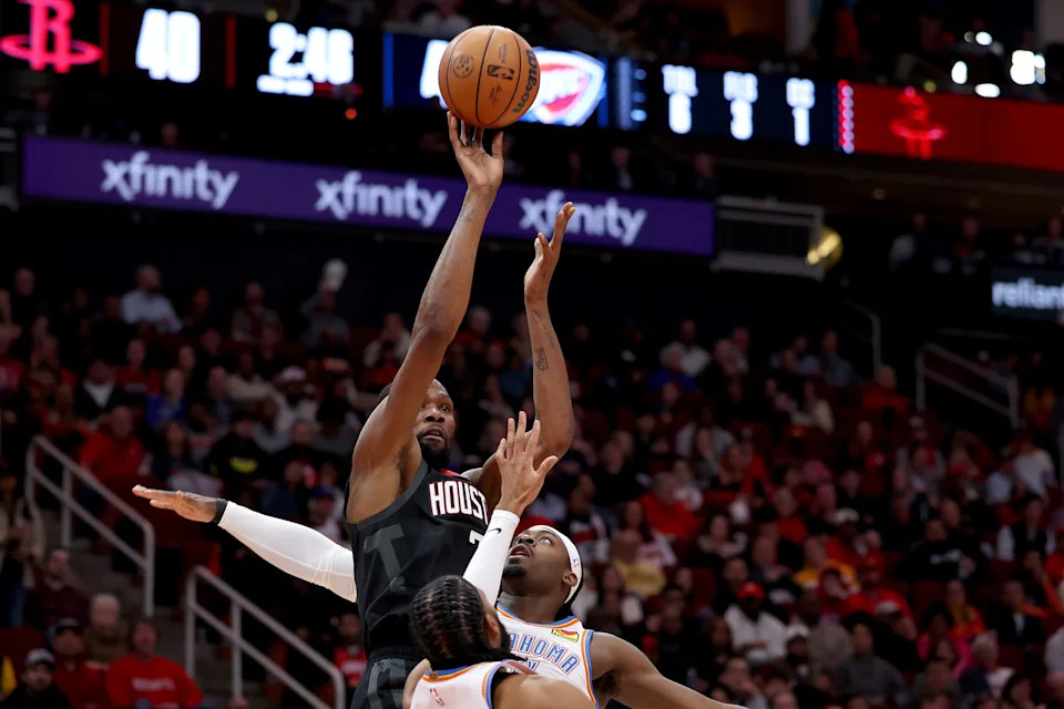 HOUSTON, TEXAS - JANUARY 15: Kevin Durant #7 of the Houston Rockets shoots a contested jumper against the Oklahoma City Thunder during the second quarter of the game at Toyota Center on January 15, 2026 in Houston, Texas. (Photo by Kenneth Richmond/Getty Images)