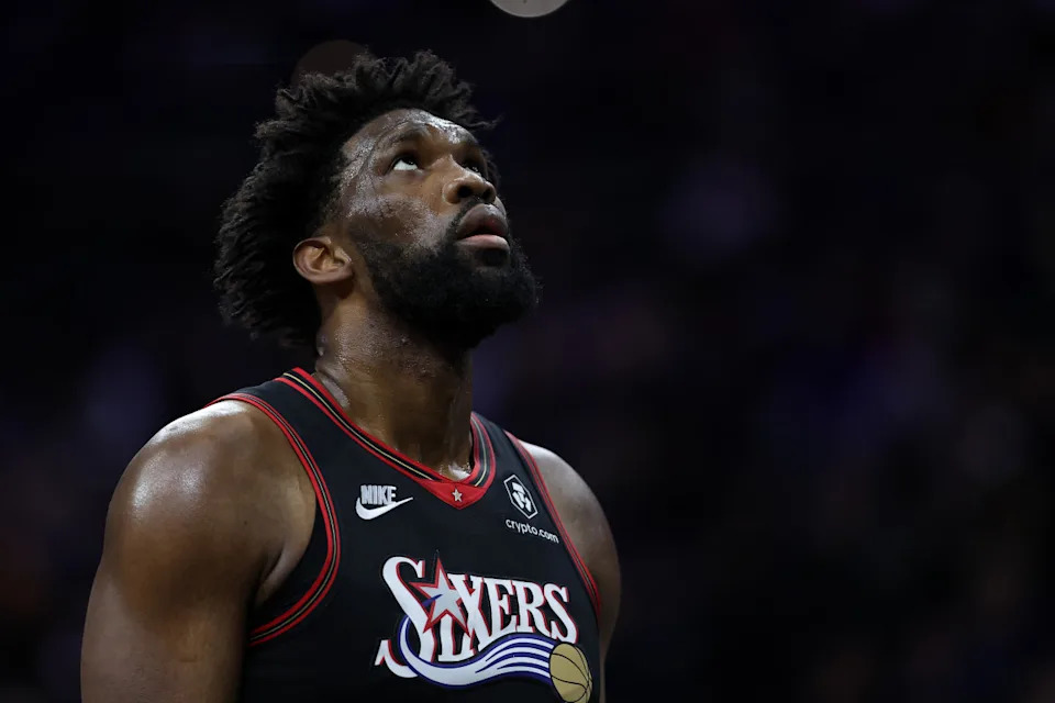 Philadelphia 76ers center Joel Embiid (21) © Bill Streicher-Imagn Images