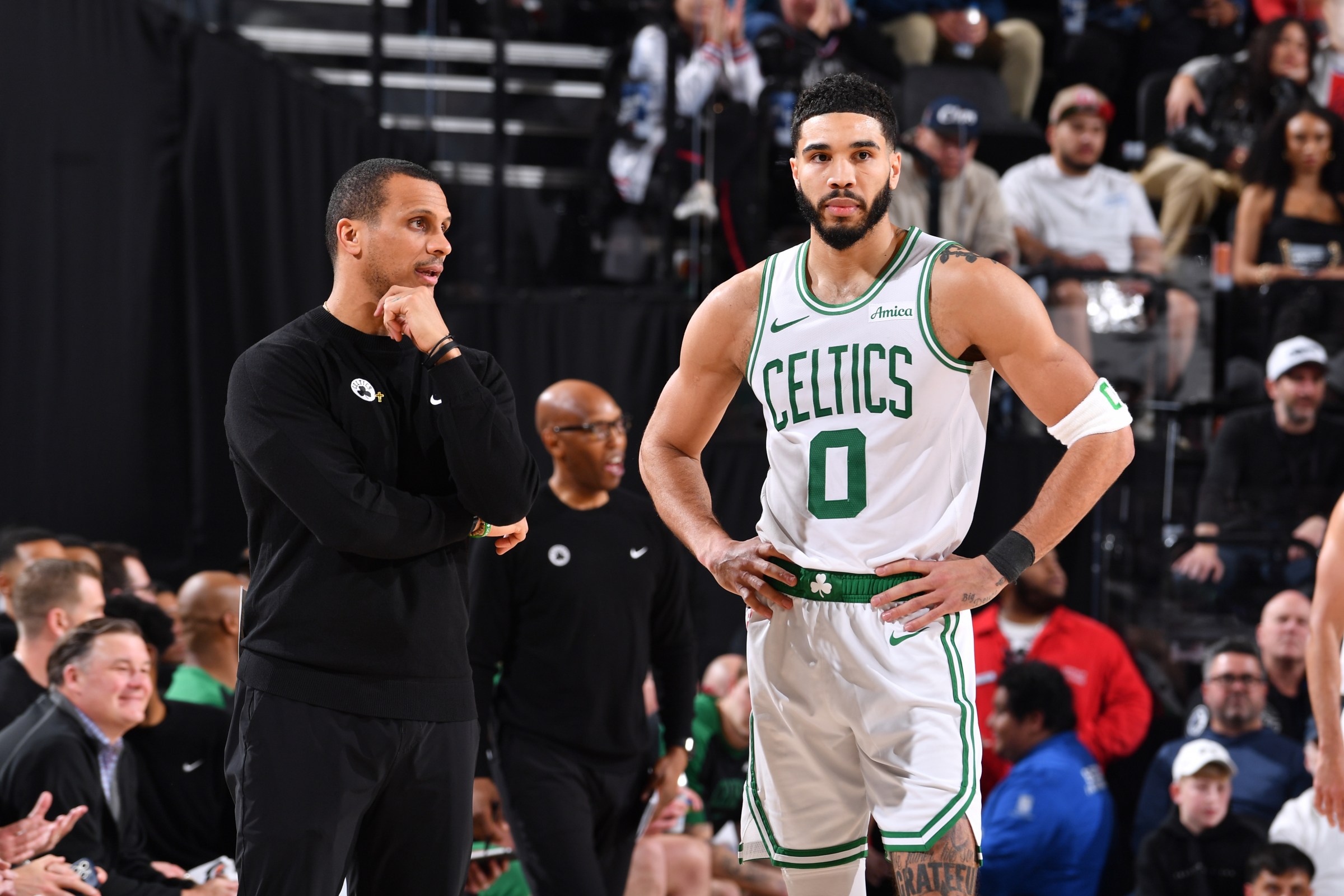 INGLEWOOD, CA - JANUARY 22: Head Coach Joe Mazzulla of the Boston Celtics speaks with Jayson Tatum #0 during the game against the LA Clippers on January 22, 2025 at Intuit Dome in Los Angeles, California. NOTE TO USER: User expressly acknowledges and agrees that, by downloading and/or using this Photograph, user is consenting to the terms and conditions of the Getty Images License Agreement. Mandatory Copyright Notice: Copyright 2025 NBAE (Photo by Juan Ocampo/NBAE via Getty Images)