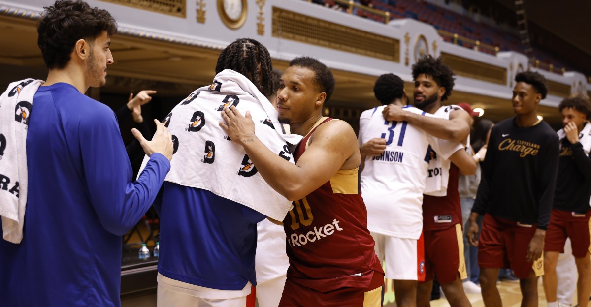 EJ Liddell notches 17 points in his return to court in Long Island win